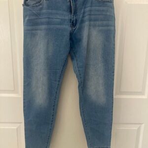 KanCan women’s Blue Denim Jeans size 15/31